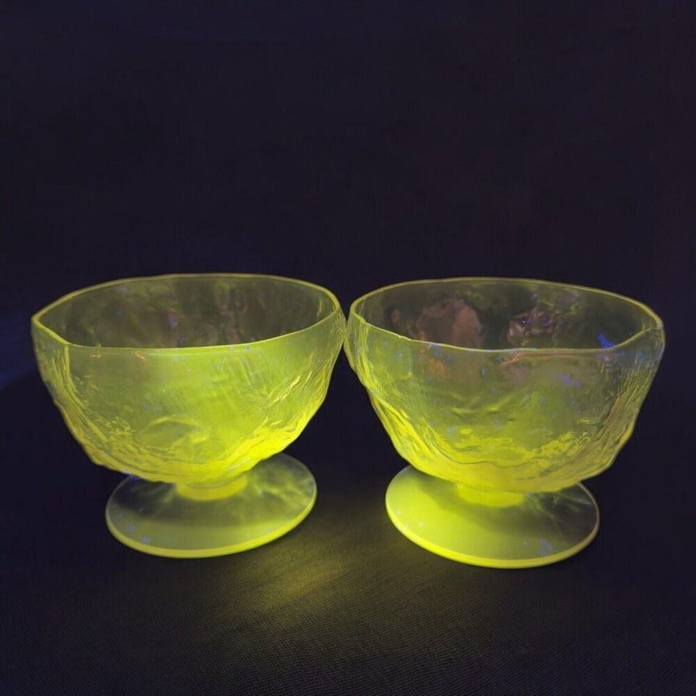 Morgantown Amethyst Crinkle Glass Sherbet Cup Bowl Manganese 365nm Green‎ Set 2